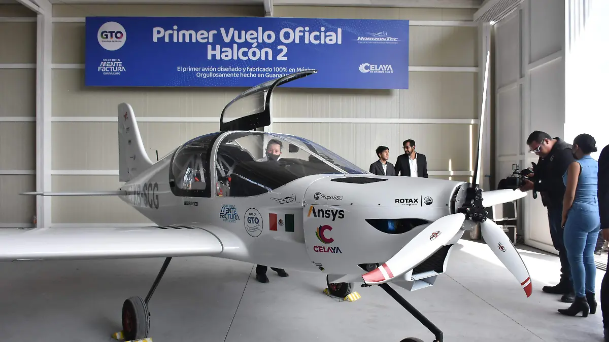 F CARMONA AVION HALCON (4)